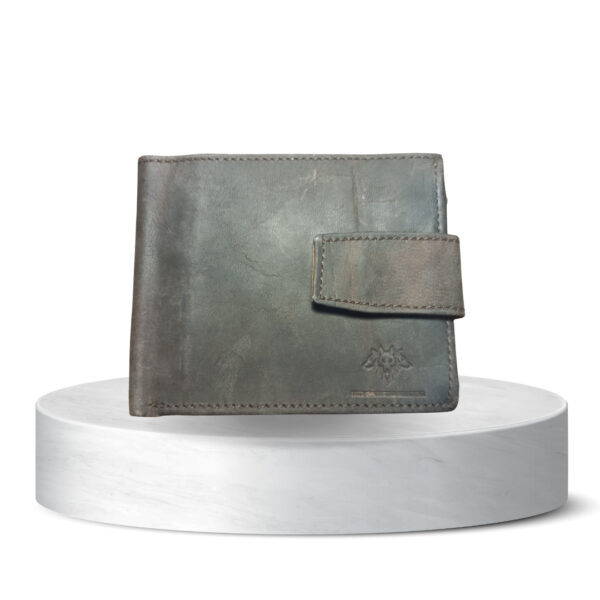 Classic Bifold Leather Wallet - Image 5